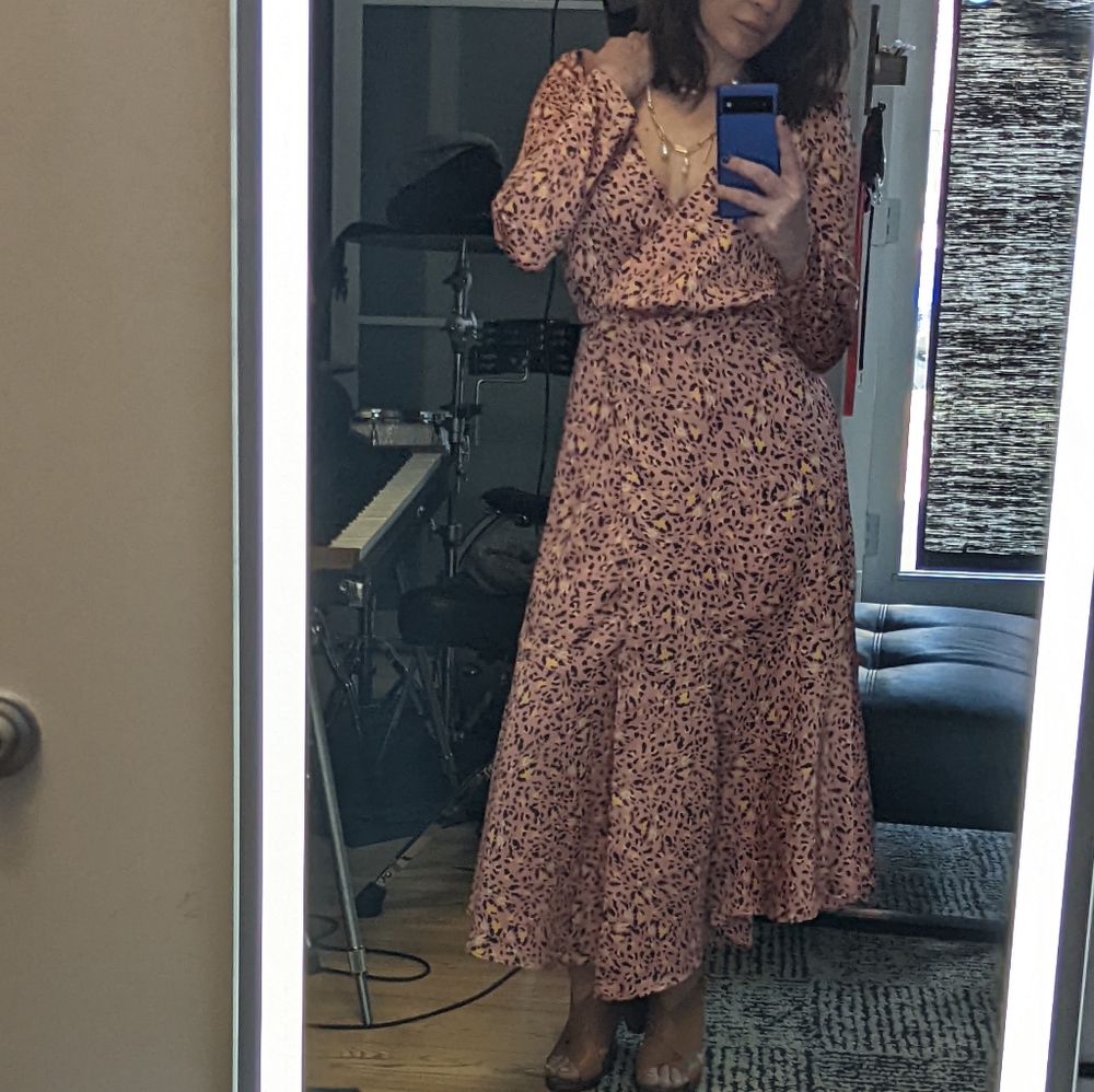 Like New Pink Leopard Print Long Sleeve Satin Midi Wrap Dress small - Picture 11 of 15